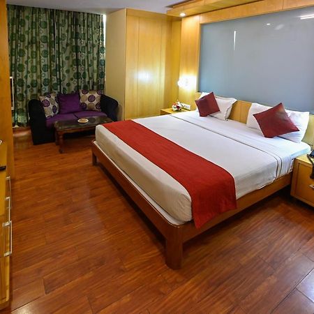 Hotel Emarald, Νέο Δελχί Εξωτερικό φωτογραφία