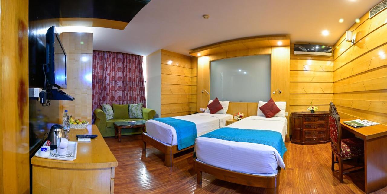 Hotel Emarald, Νέο Δελχί Εξωτερικό φωτογραφία