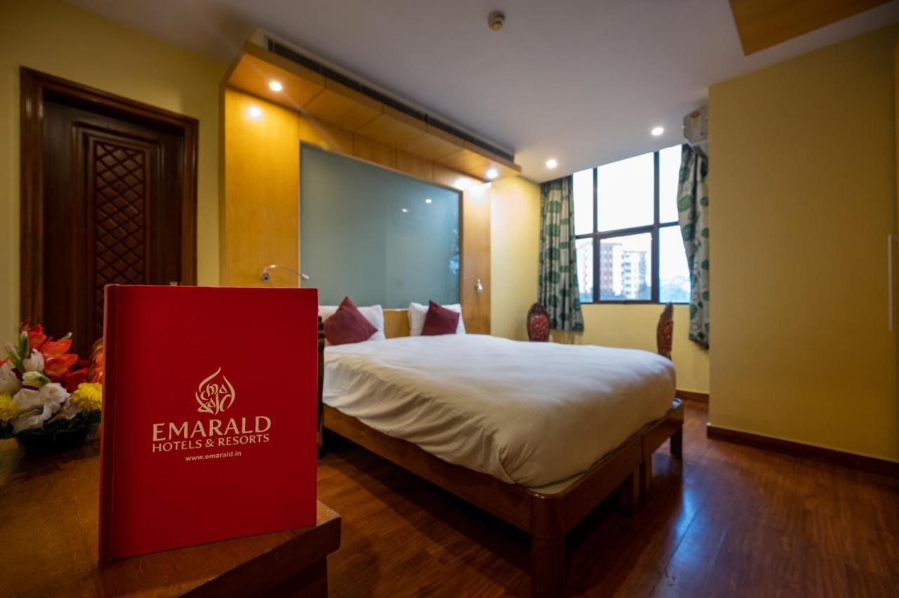 Hotel Emarald, Νέο Δελχί Εξωτερικό φωτογραφία