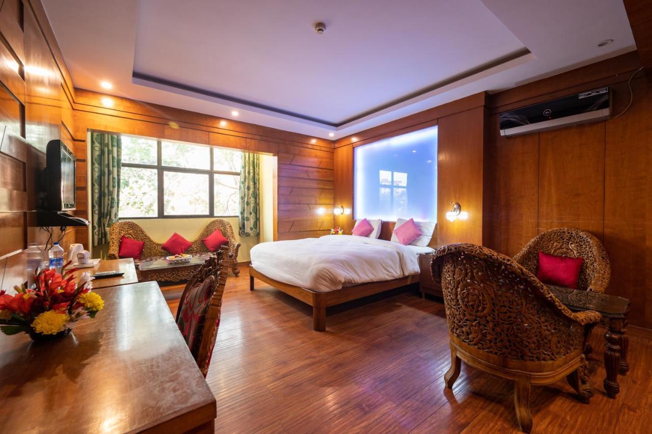 Hotel Emarald, Νέο Δελχί Εξωτερικό φωτογραφία