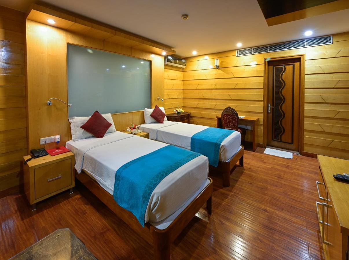 Hotel Emarald, Νέο Δελχί Εξωτερικό φωτογραφία
