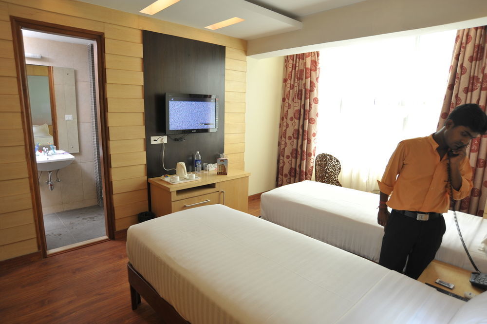 Hotel Emarald, Νέο Δελχί Εξωτερικό φωτογραφία